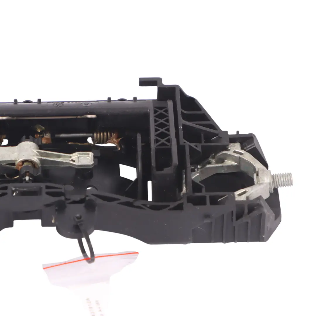 Prowadnica Uchwyt Mocowanie Klamki Tył Prawo do Audi A4 B9 o numerze 8W0837812A Audi A4 B9 Prowadnica Uchwyt Mocowanie Klamki Tył Prawo - SKU 8W0837812A - Numer Części 8W0837812A