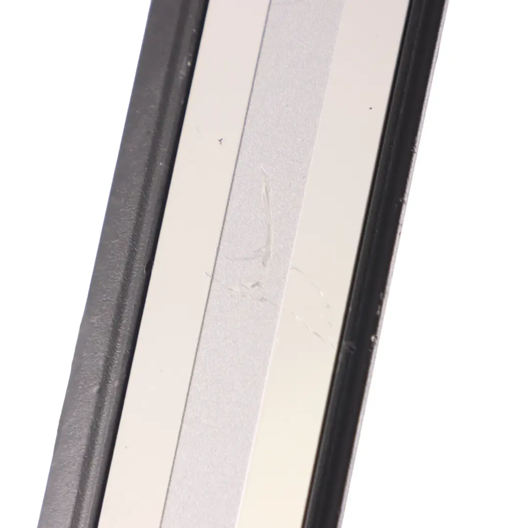 anteriore Door Sill Strip Entrance Trim Plate Right per Audi A4 B9 con numero di parte 8W0853374F Audi A4 B9 anteriore Door Sill Strip Entrance Trim Plate Right - SKU 8W0853374F - Numero di parte 8W0853374F