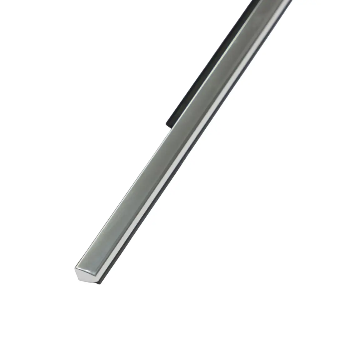 Moldura Cromada Junta Ventana Puerta Trasera Izquierda para Audi A4 B9 con número de pieza 8W0853763E Audi A4 B9 Moldura Cromada Junta Ventana Puerta Trasera Izquierda - SKU 8W0853763E - Número de pieza 8W0853763E