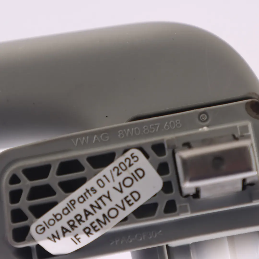 Rączka Rączki Uchwyt Podsufitki Komplet do Audi A4 B9 o numerze 8W0857607 Audi A4 B9 Rączka Rączki Uchwyt Podsufitki Komplet - SKU 8W0857607 - Numer Części 8W0857607