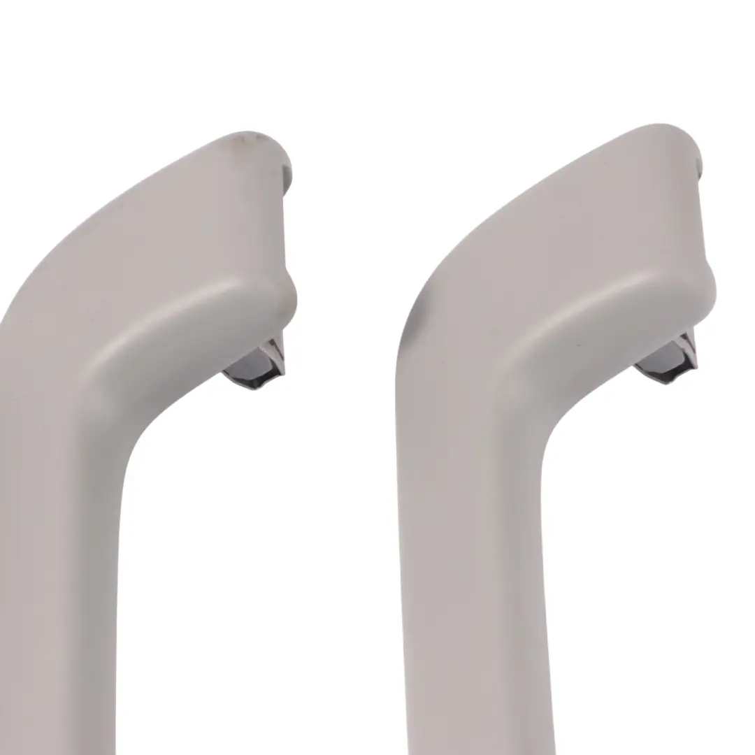 Maniglia interna del tetto 4x Set per Audi A4 B9 con numero di parte 8W0857607 Audi A4 B9 Maniglia interna del tetto 4x Set - SKU 8W0857607 - Numero di parte 8W0857607