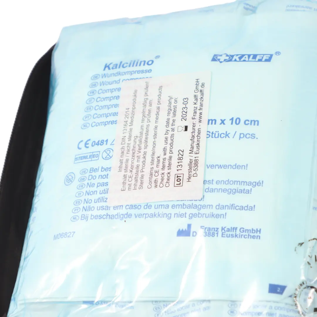 Audi Q5 FY Kit medico d'emergenza universale di primo Borsa nera - SKU 8W0860282B - Numero di parte 8W0860282B