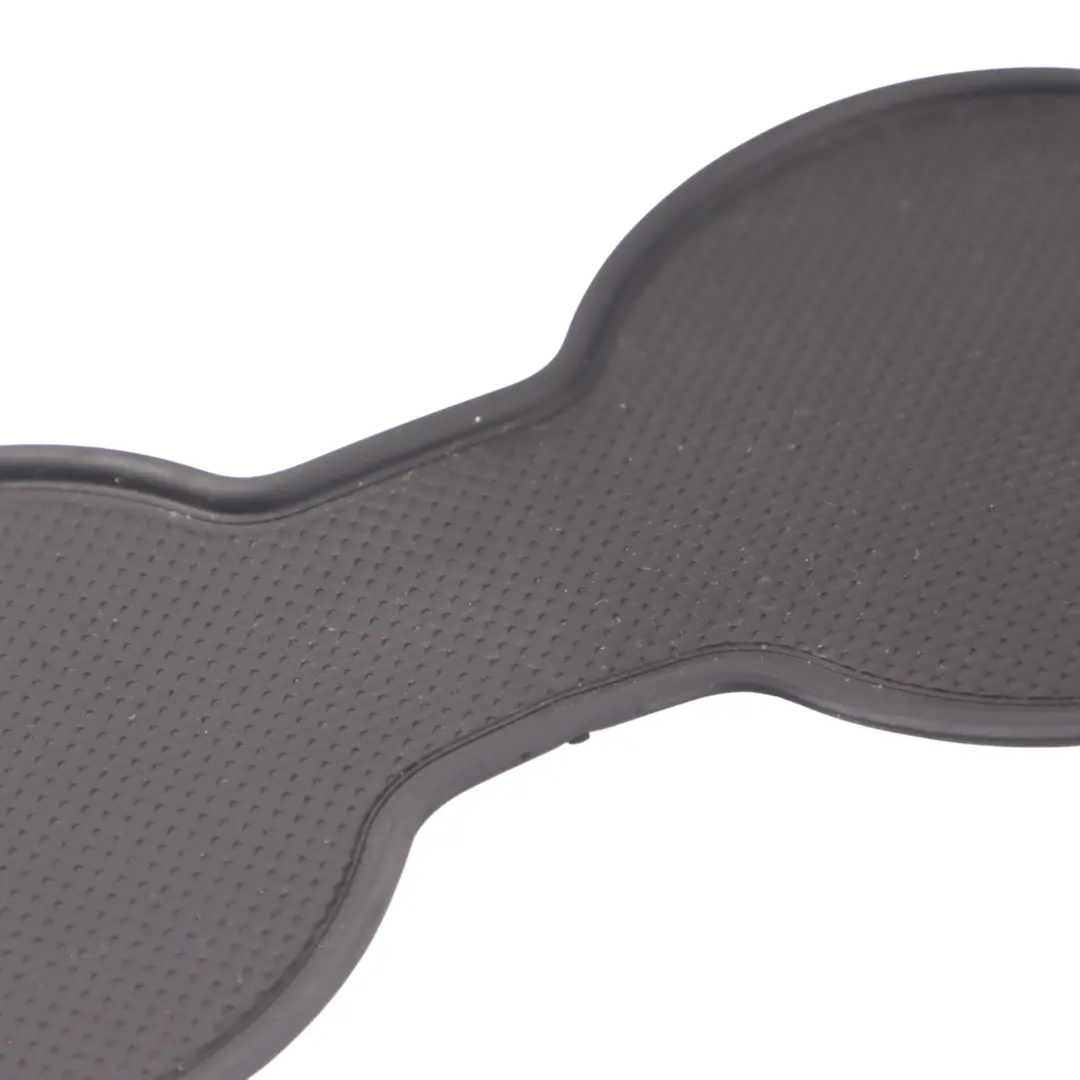 Consola Central Inserto Goma Alfombrilla Portavasos para Audi A4 B9 con número de pieza 8W0862145 Audi A4 B9 Consola Central Inserto Goma Alfombrilla Portavasos - SKU 8W0862145 - Número de pieza 8W0862145