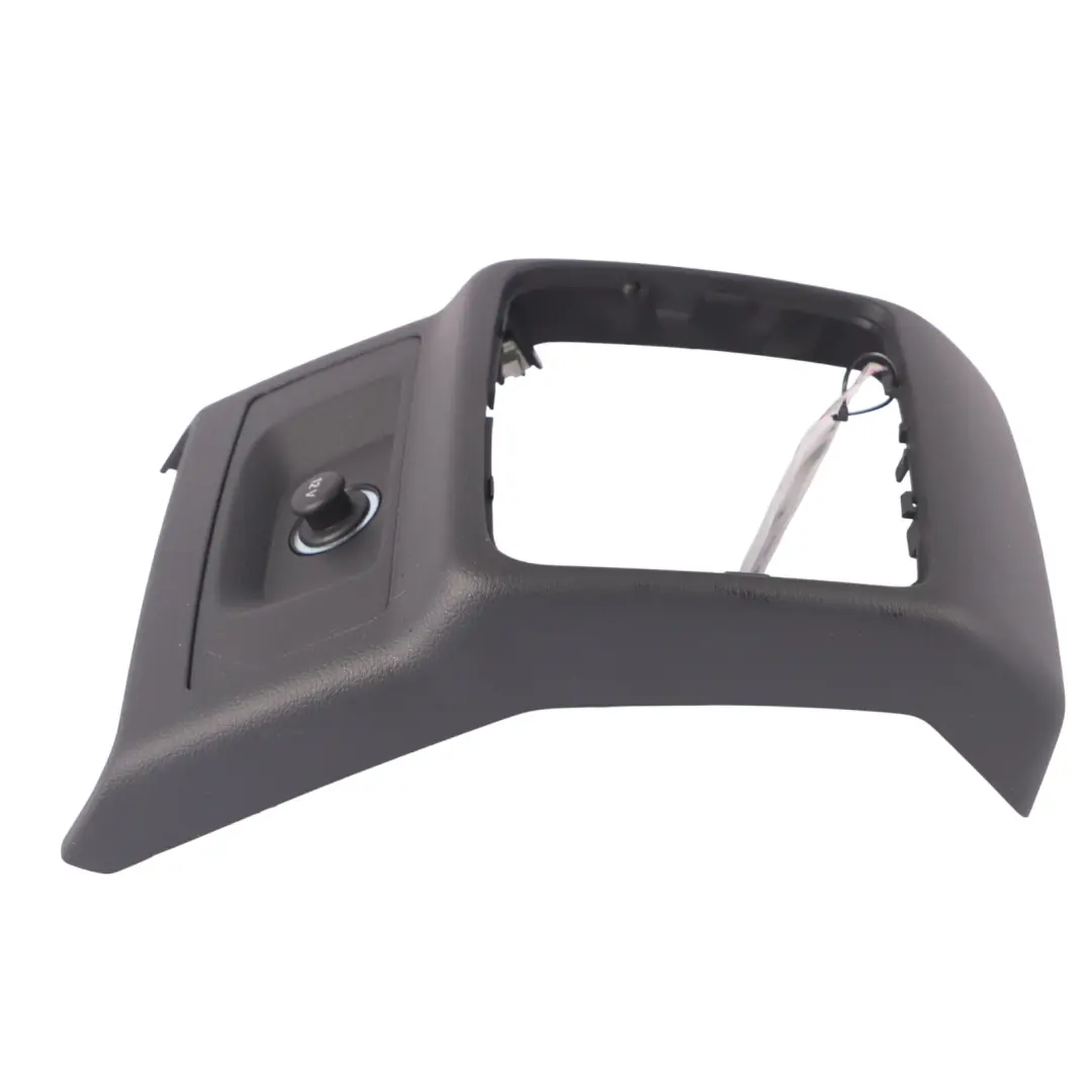 Audi A4 B9 Console central Cache air frais arrière Garniture Prise 12V - SKU 8W0863324 - Numéro de pièce 8W0863324