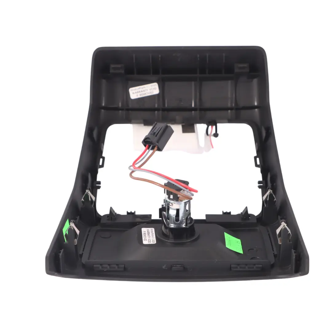 Audi A4 B9 Console centrale posteriore Copertura aria Presa 12V - SKU 8W0863324 - Numero di parte 8W0863324