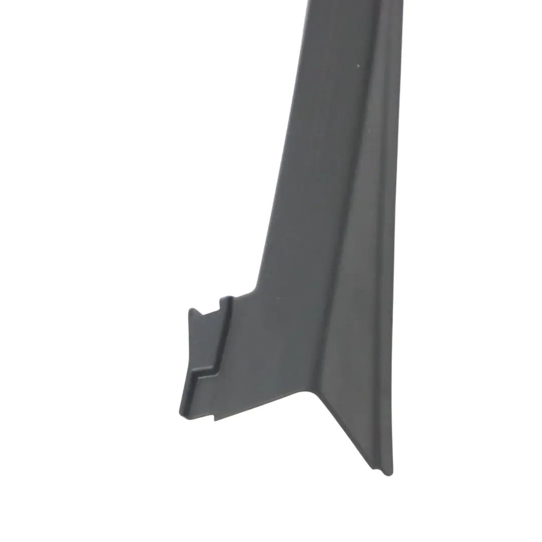 Puerta Delantera Interior Ventana Marco Trim Derecho para Audi A4 B9 con número de pieza 8W0867610 Audi A4 B9 Puerta Delantera Interior Ventana Marco Trim Derecho - SKU 8W0867610 - Número de pieza 8W0867610