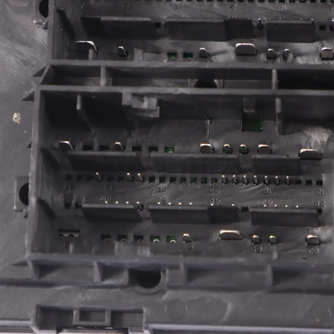 Unidad Confort Body Control Módulo BCM Unidad ECU para Audi A4 B9 con número de pieza 8W0907063CF Audi A4 B9 Unidad Confort Body Control Módulo BCM Unidad ECU - SKU 8W0907063CF - Número de pieza 8W0907063CF