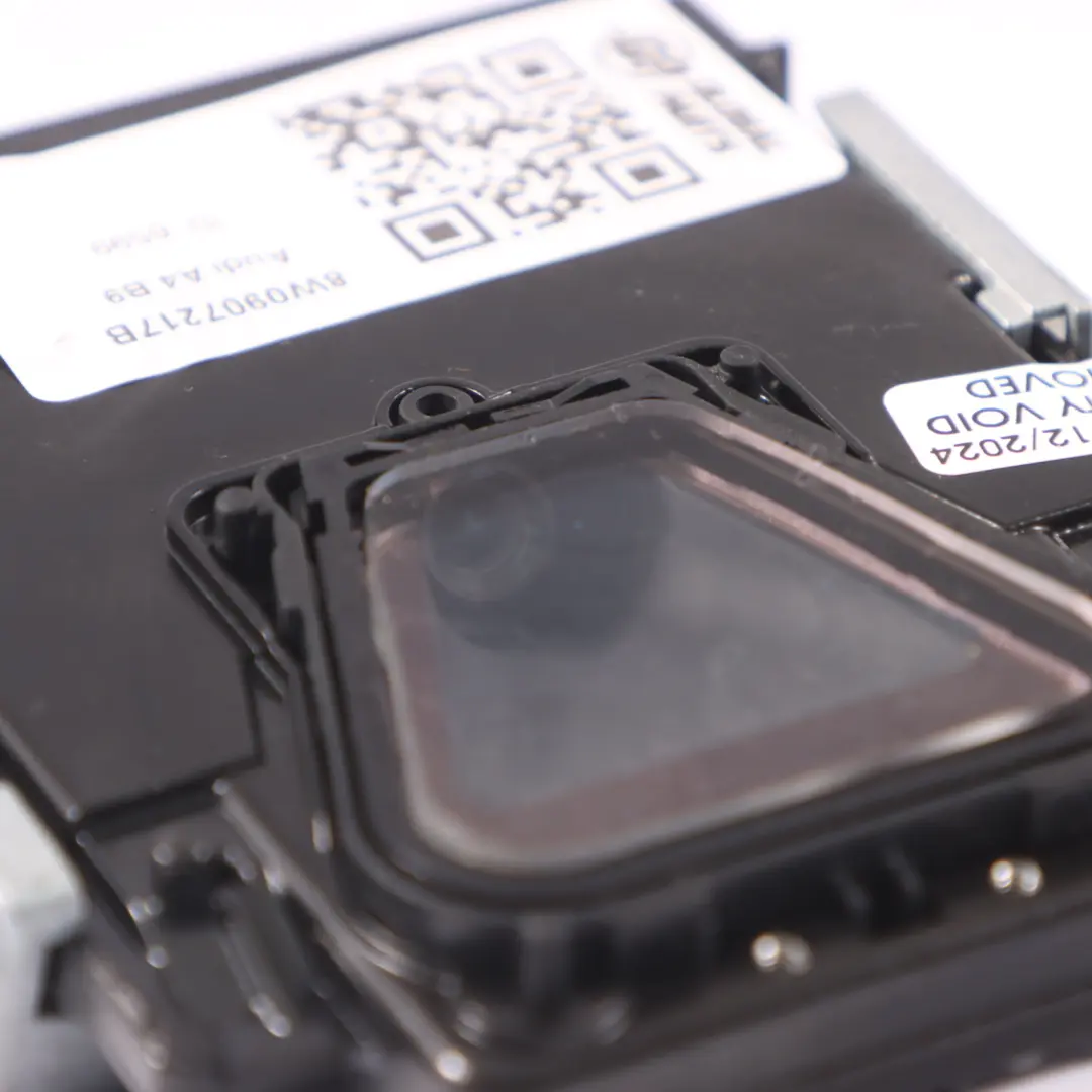 Pare-brise avant Caméra d'aide au maintien trajectoire pour Audi A4 B9 à propos du numéro de pièce 8W0907217B Audi A4 B9 Pare-brise avant Caméra d'aide au maintien trajectoire - SKU 8W0907217B - Numéro de pièce 8W0907217B