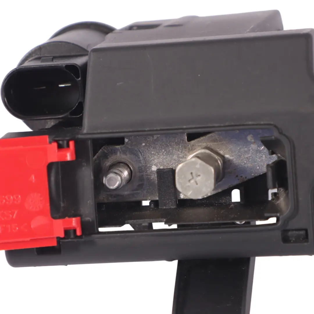 Boîte à fusibles de distribution d'énergie Batterie pour Audi A4 B9 à propos du numéro de pièce 8W0941823F Audi A4 B9 Boîte à fusibles de distribution d'énergie Batterie - SKU 8W0941823F - Numéro de pièce 8W0941823F