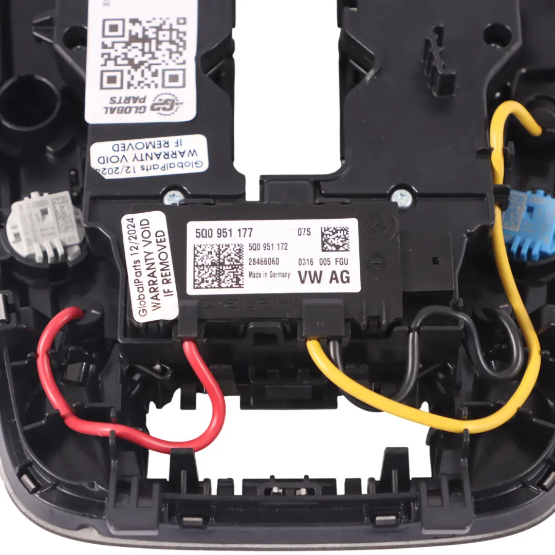 tetto interno illuminazione unità interruttore lettura 8W0947135D per Audi A4 B9 con numero di parte 8W0947135D-1 Audi A4 B9 tetto interno illuminazione unità interruttore lettura 8W0947135D - SKU 8W0947135D-1 - Numero di parte 8W0947135D-1