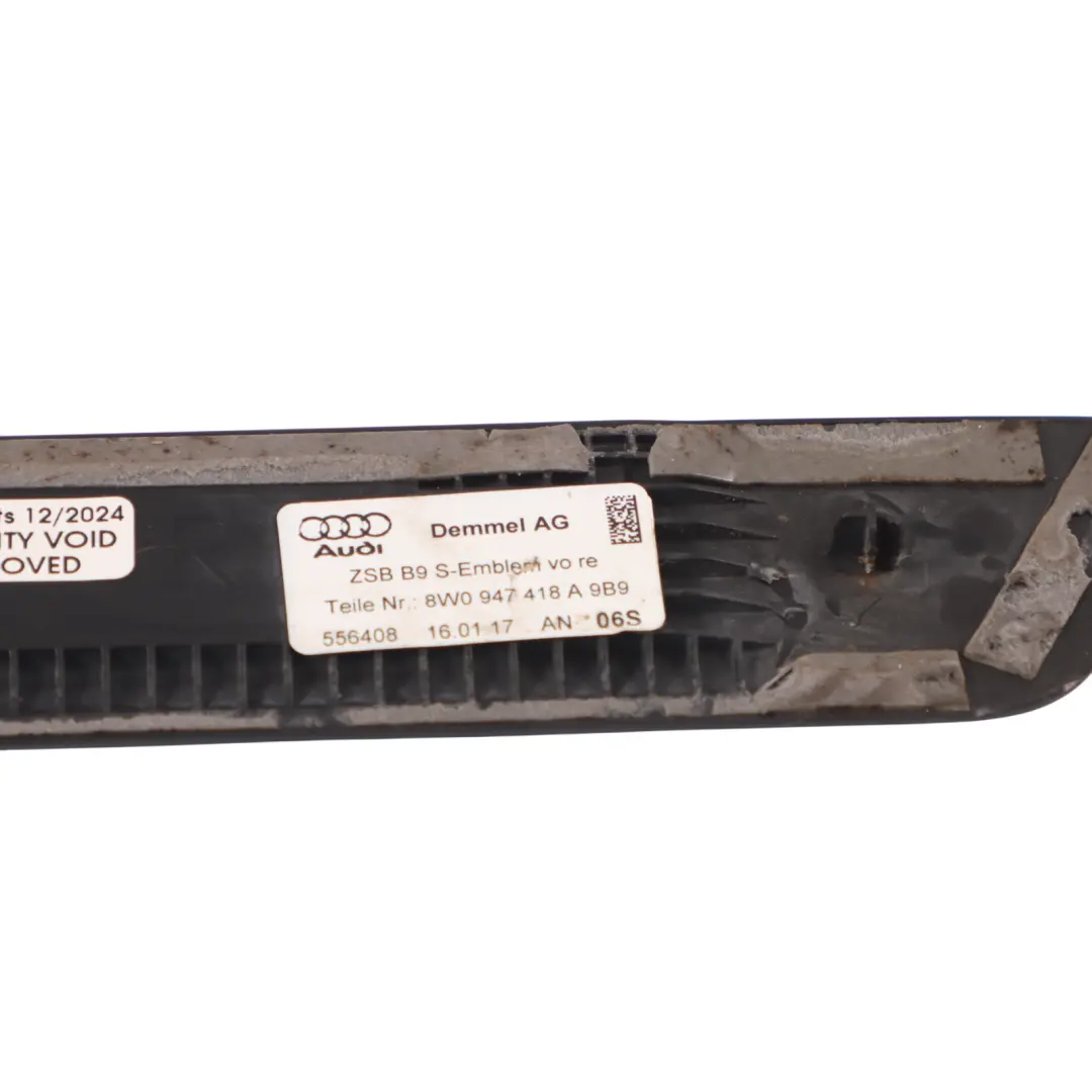 Audi A4 B9 Listón umbral puerta Placa embellecedora entrada derecha - SKU 8W0947418A - Número de pieza 8W0947418A