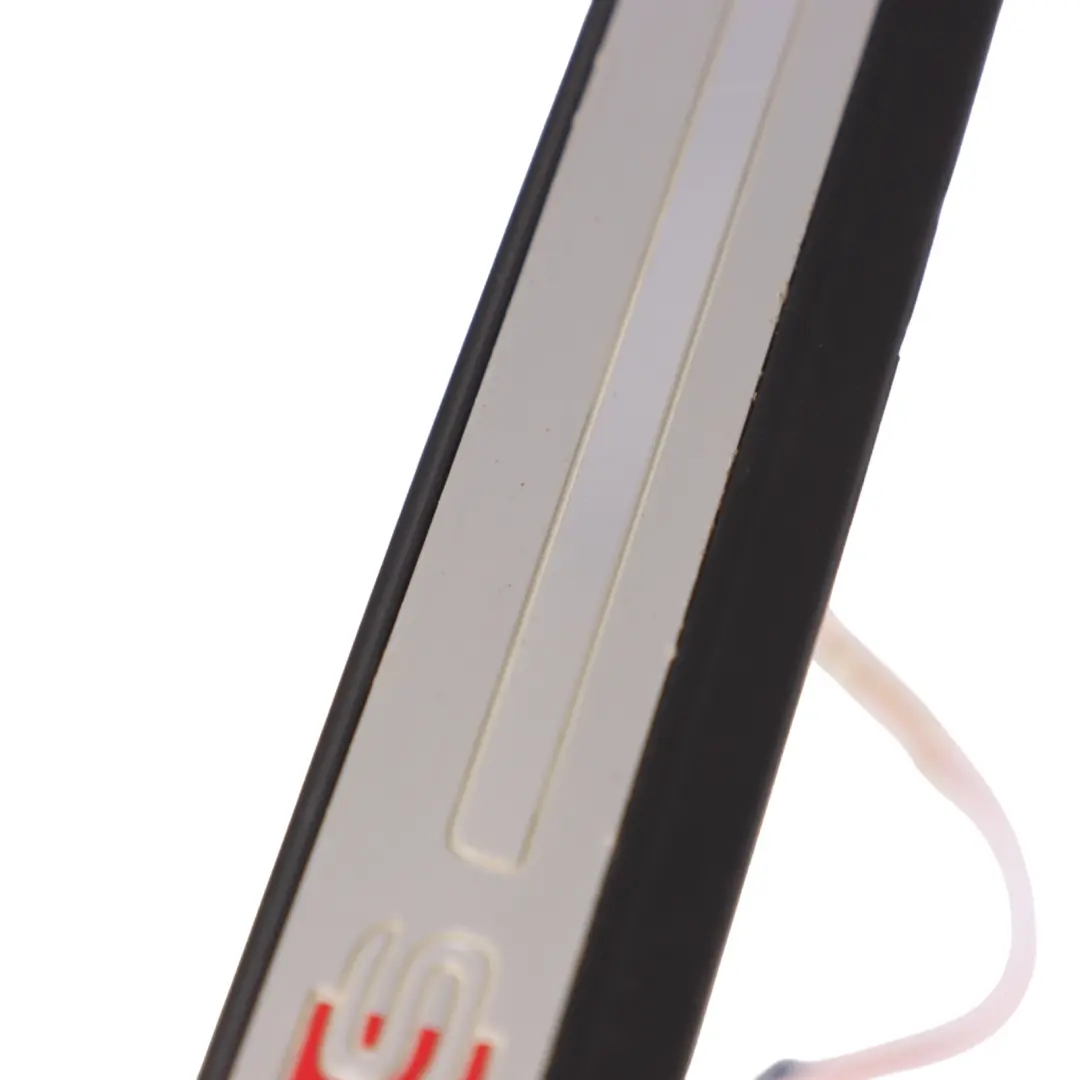 Plaque de seuil avant droite pour Audi A4 B9 à propos du numéro de pièce 8W0947418A Audi A4 B9 Plaque de seuil avant droite - SKU 8W0947418A - Numéro de pièce 8W0947418A