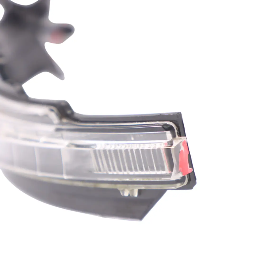 Specchietto retrovisore lampeggiante sinistro per Audi A4 B9 con numero di parte 8W0949101 Audi A4 B9 Specchietto retrovisore lampeggiante sinistro - SKU 8W0949101 - Numero di parte 8W0949101