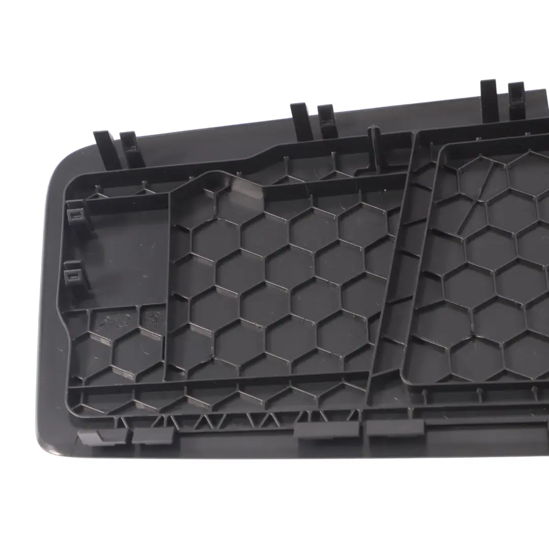 Kratka Głośnika Tylnej Półki Prawa do Audi A4 B9 o numerze 8W5035406B Audi A4 B9 Kratka Głośnika Tylnej Półki Prawa - SKU 8W5035406B - Numer Części 8W5035406B