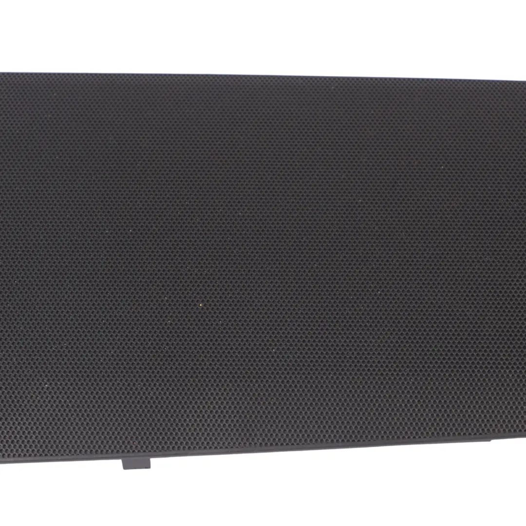 Kratka Głośnika Tylnej Półki Prawa do Audi A4 B9 o numerze 8W5035406B Audi A4 B9 Kratka Głośnika Tylnej Półki Prawa - SKU 8W5035406B - Numer Części 8W5035406B