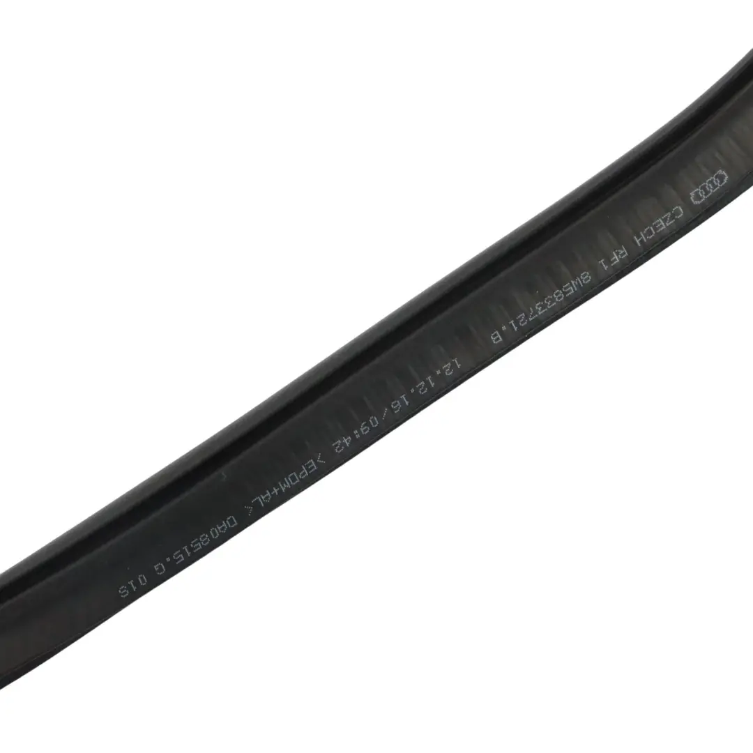 Uszczelka Wewnętrzna Drzwi Tył Lewo Prawo do Audi A4 B9 o numerze 8W5833721C Audi A4 B9 Uszczelka Wewnętrzna Drzwi Tył Lewo Prawo - SKU 8W5833721C - Numer Części 8W5833721C