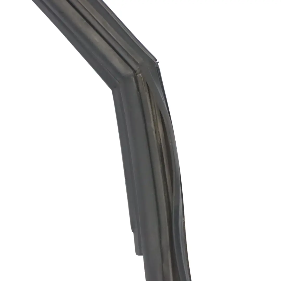 Telaio finestra porta posteriore copertura guarnizione per Audi A4 B9 con numero di parte 8W5839431C Audi A4 B9 Telaio finestra porta posteriore copertura guarnizione - SKU 8W5839431C - Numero di parte 8W5839431C