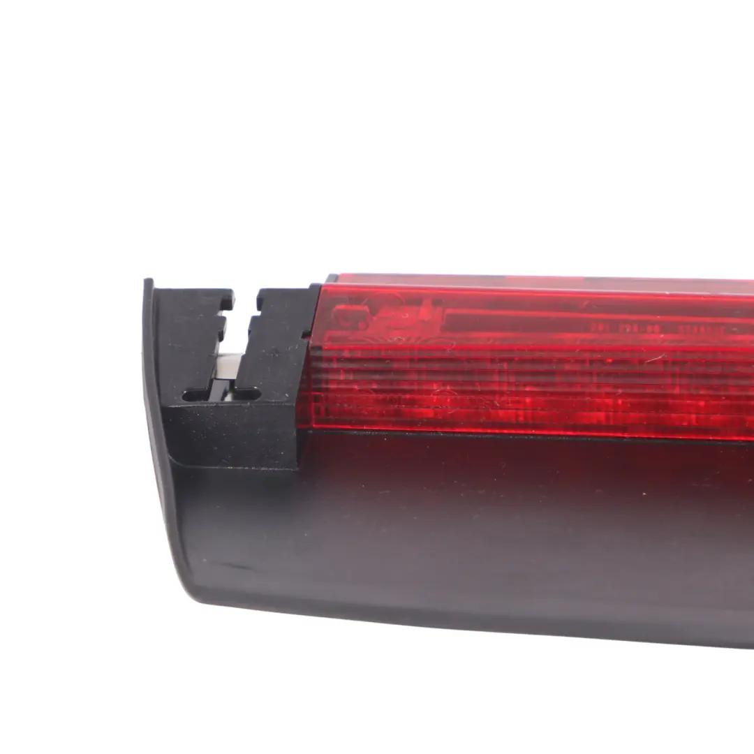 Trzecie Światło Stopu do Audi A4 B9 o numerze 8W5945097 Audi A4 B9 Trzecie Światło Stopu - SKU 8W5945097 - Numer Części 8W5945097