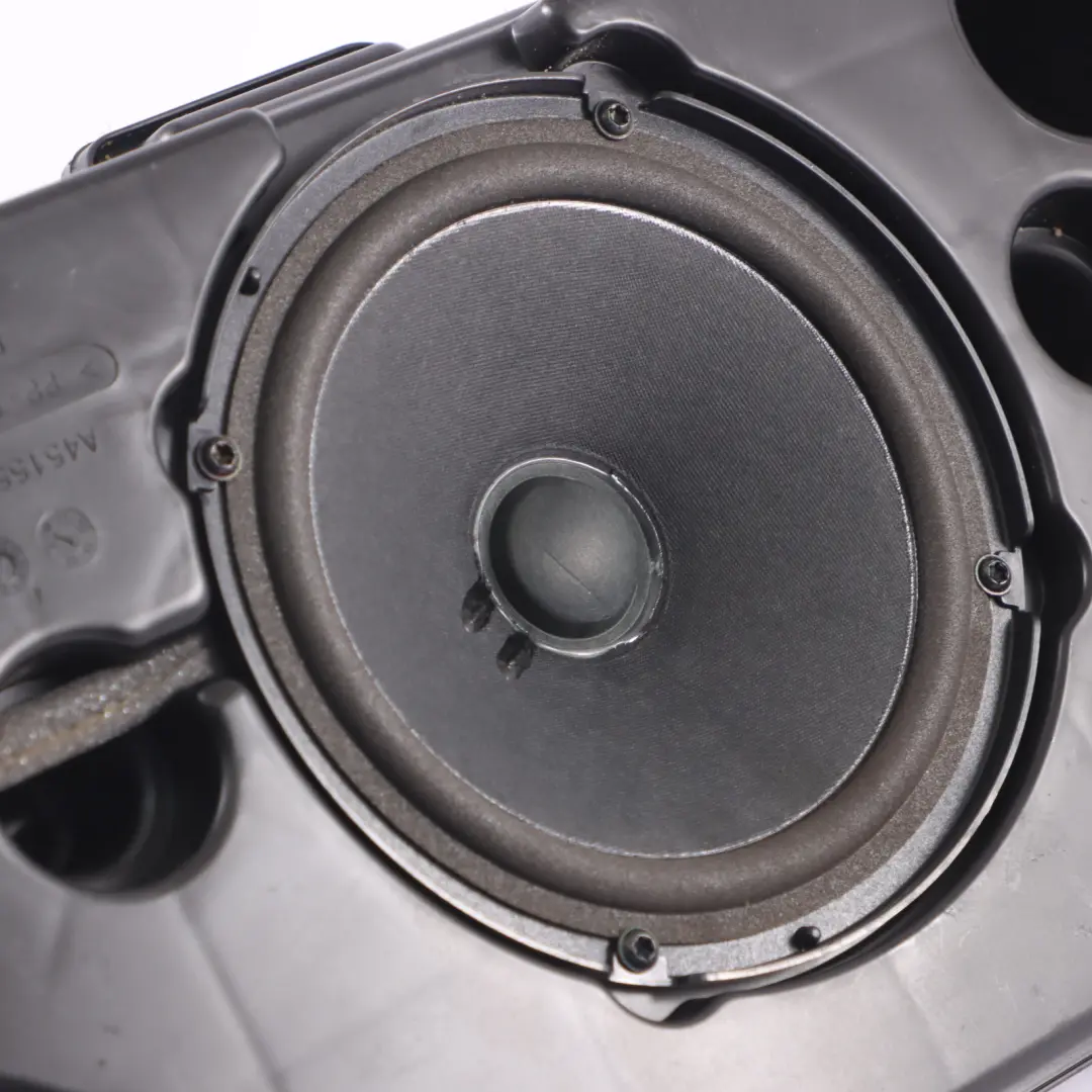 Audi A4 B9 Centre arrière Subwoofer Haut parleur Basse - SKU 8W9035382 - Numéro de pièce 8W9035382