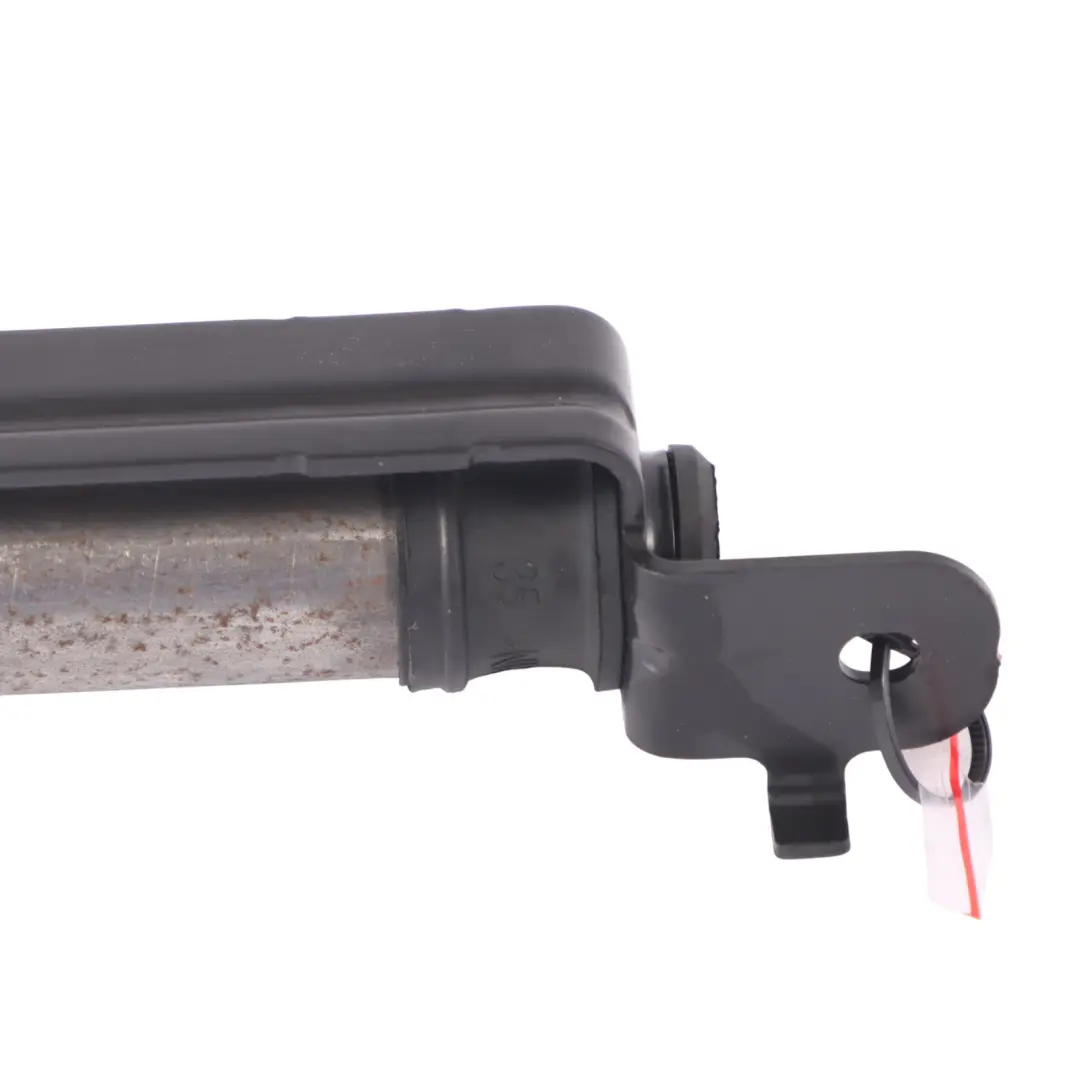 Hintere Heckklappe Ausgleichsgewicht für Audi A4 B9 Volkswagen Golf 7 mit Teilenummer 8W9827242B Audi A4 B9 Volkswagen Golf 7 Hintere Heckklappe Ausgleichsgewicht - SKU 8W9827242B - Teilenummer 8W9827242B