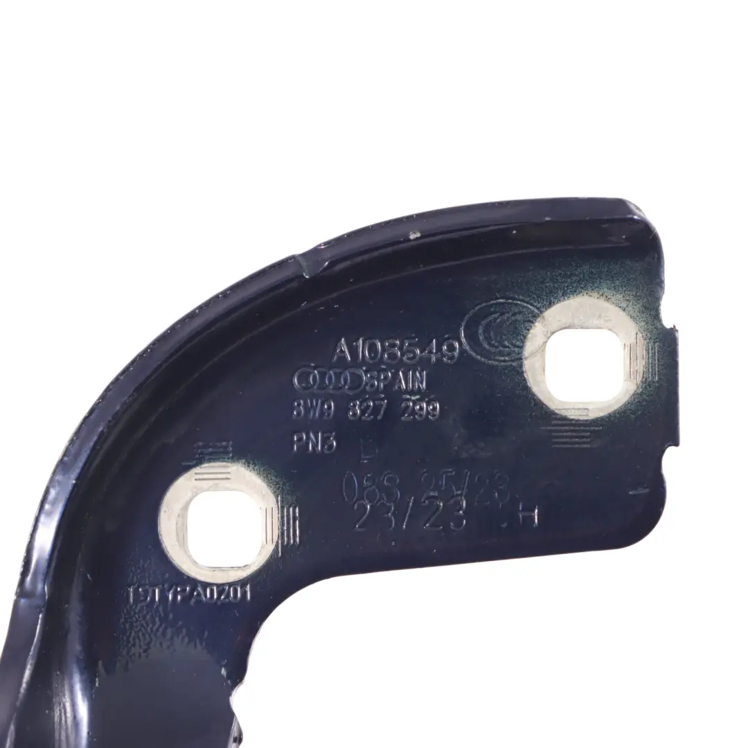 Scharnier Kofferraum Hinten Links Navarra Blau Metallic - H5X für Audi A4 B9 Elektro mit Teilenummer 8W9827299B Audi A4 B9 Elektro Scharnier Kofferraum Hinten Links Navarra Blau Metallic - H5X - SKU 8W9827299B-NAB - Teilenummer 8W9827299B