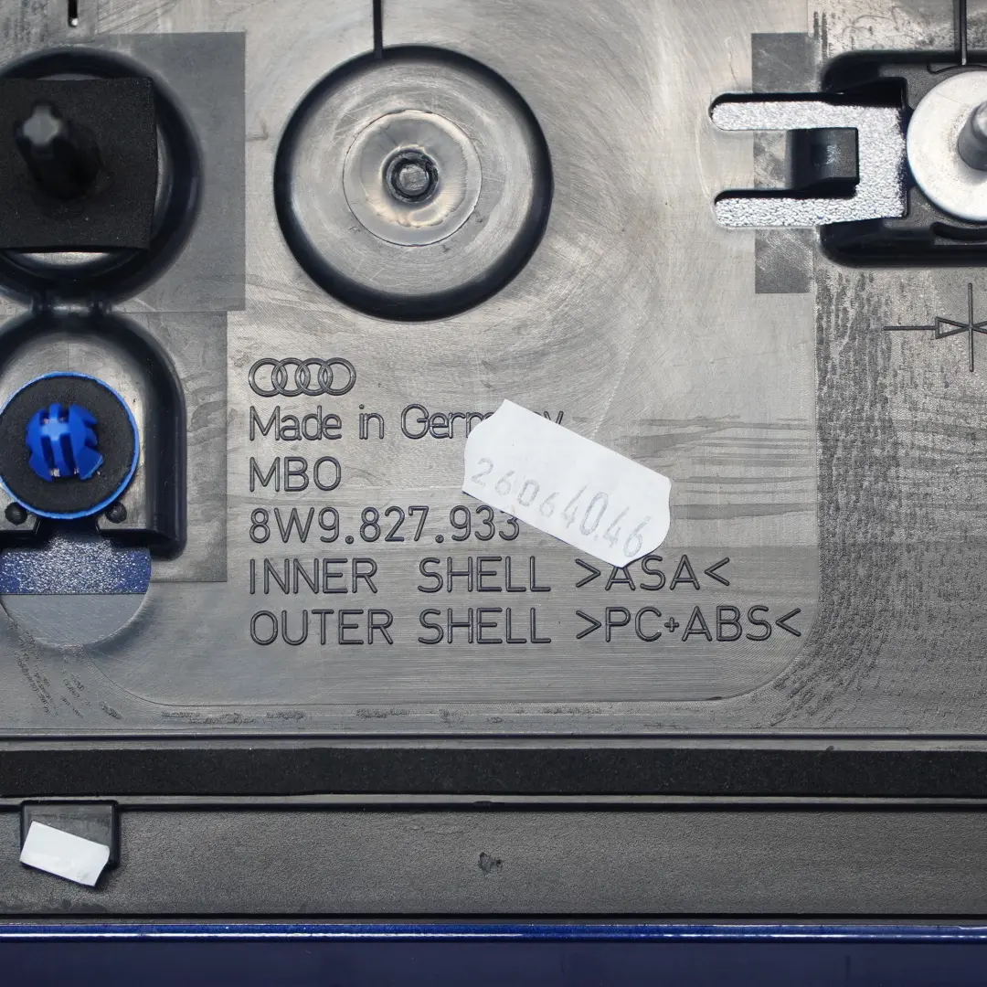 Embellecedor Spoiler Trasero Maletero Navara Azul - X5H para Audi A4 B9 con número de pieza 8W9827933 Audi A4 B9 Embellecedor Spoiler Trasero Maletero Navara Azul - X5H - SKU 8W9827933-NAB - Número de pieza 8W9827933