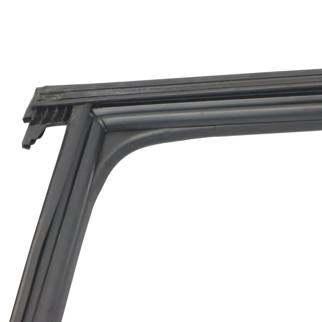 Puerta Trasera Ventana Guía Listón Marco Izquierda para Audi A4 B9 con número de pieza 8W9839431D Audi A4 B9 Puerta Trasera Ventana Guía Listón Marco Izquierda - SKU 8W9839431D - Número de pieza 8W9839431D