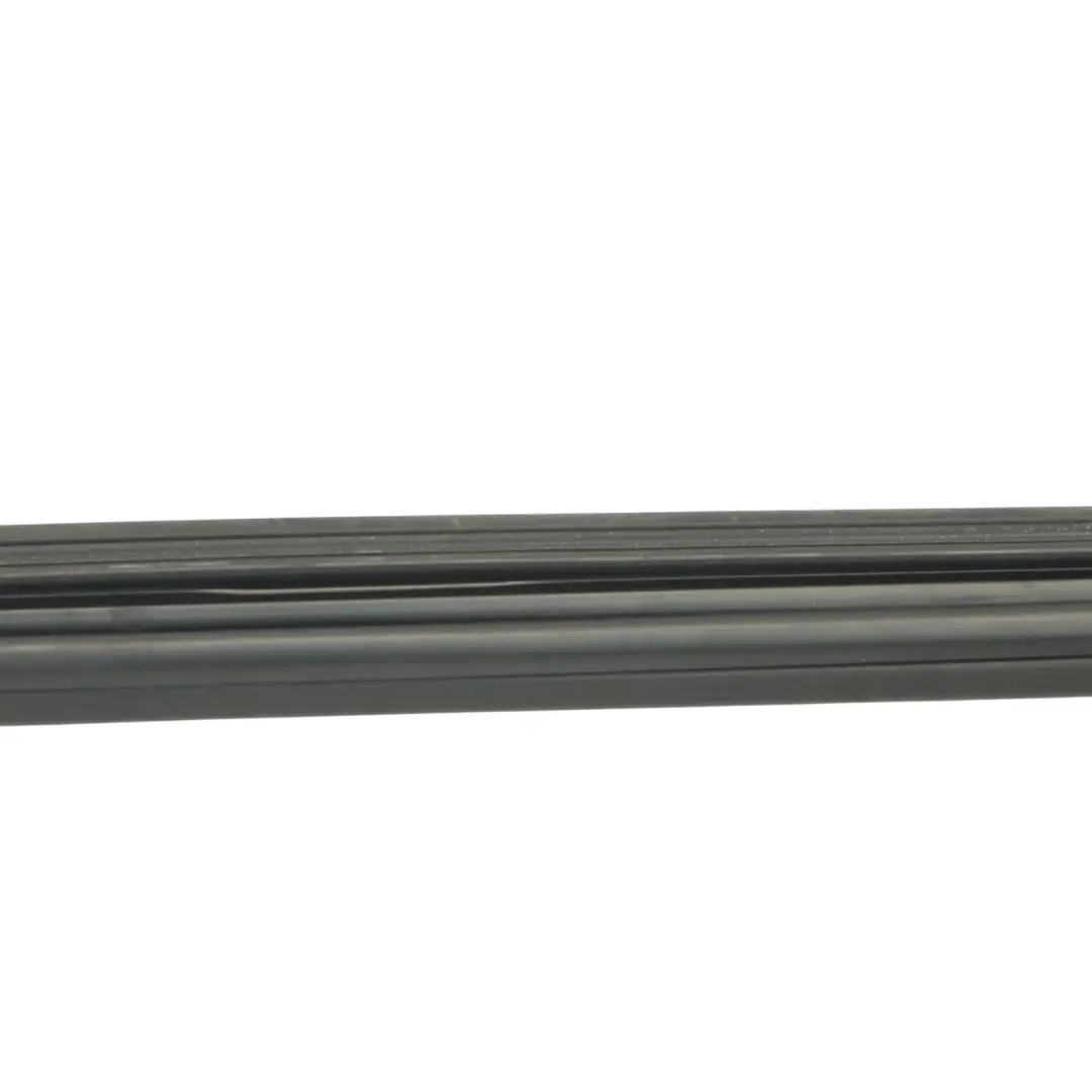 Porta posteriore finestra guida striscia telaio sinistra per Audi A4 B9 con numero di parte 8W9839431D Audi A4 B9 Porta posteriore finestra guida striscia telaio sinistra - SKU 8W9839431D - Numero di parte 8W9839431D