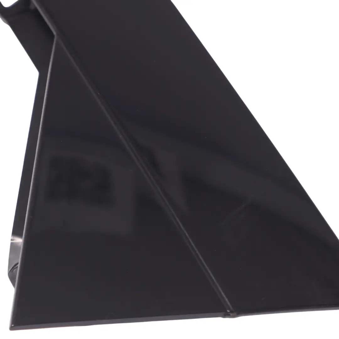 Copertura verticale della porta posteriore sinistra per Audi A4 B9 con numero di parte 8W9839903A Audi A4 B9 Copertura verticale della porta posteriore sinistra - SKU 8W9839903A - Numero di parte 8W9839903A