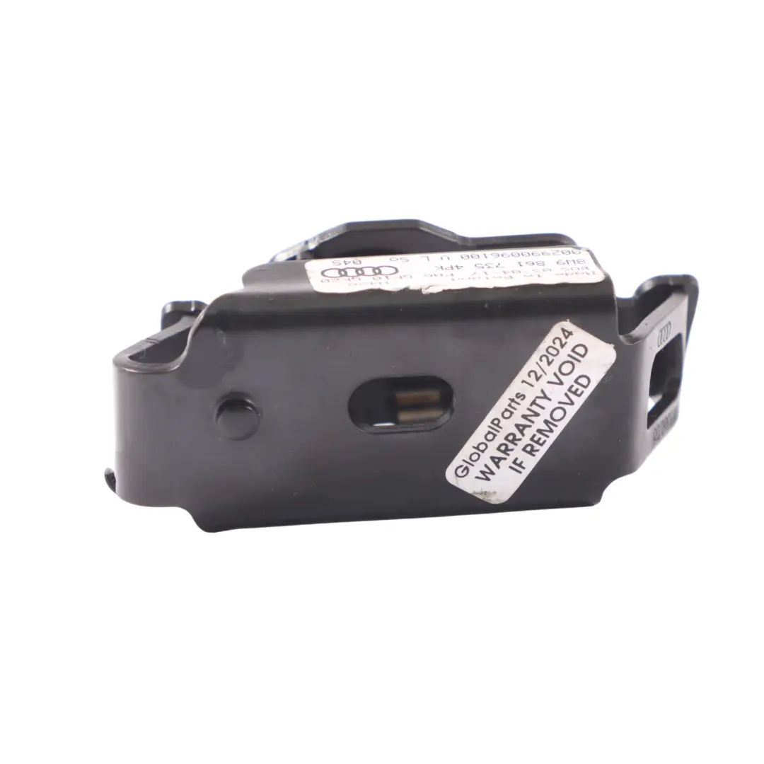 Audi A4 B9 8W Filet de retenue de bagages Prise de verrouillage Noir - SKU 8W9861735 - Numéro de pièce 8W9861735
