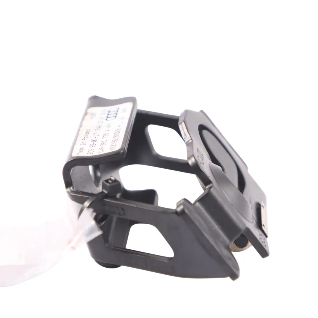 Soporte Tapa Persiana Enrollable Trasera Izquierda para Audi A4 B9 con número de pieza 8W9861735A Audi A4 B9 Soporte Tapa Persiana Enrollable Trasera Izquierda - SKU 8W9861735A - Número de pieza 8W9861735A