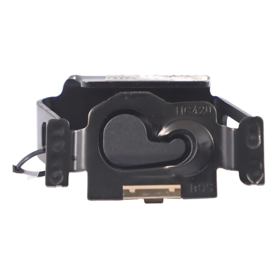 Gepäcknetz Verriegelungsbuchse Hinten Rechts für Audi A4 B9 8W mit Teilenummer 8W9861736A Audi A4 B9 8W Gepäcknetz Verriegelungsbuchse Hinten Rechts - SKU 8W9861736A - Teilenummer 8W9861736A