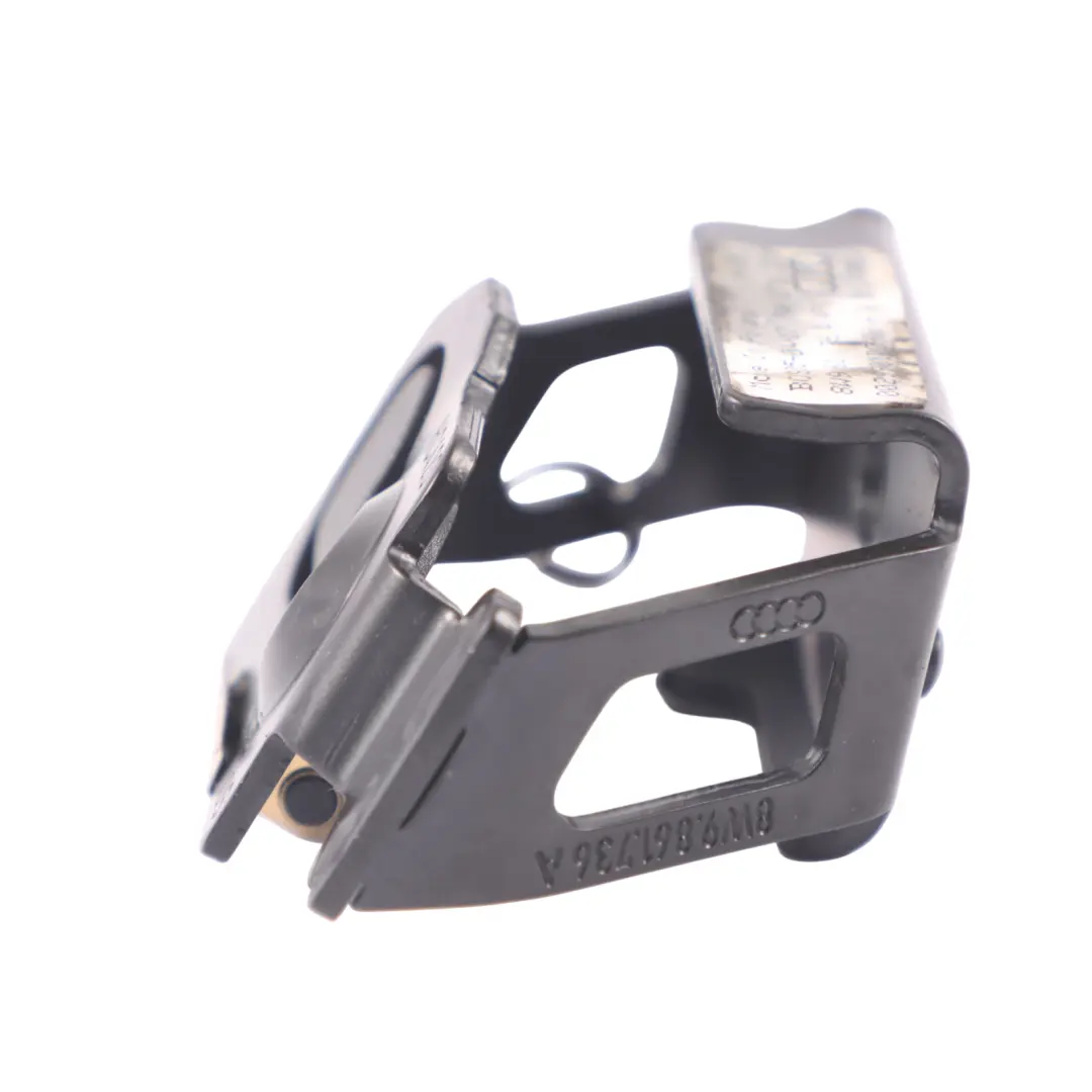 Audi A4 B9 8W Filet retenue bagages Prise verrouillage arrière droite - SKU 8W9861736A - Numéro de pièce 8W9861736A