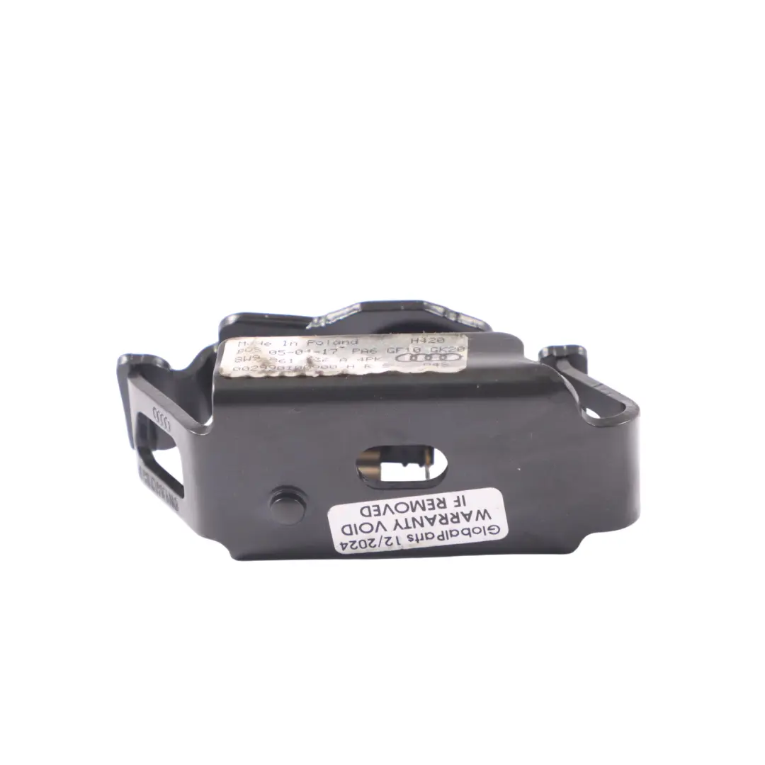 Audi A4 B9 8W Filet retenue bagages Prise verrouillage arrière droite - SKU 8W9861736A - Numéro de pièce 8W9861736A