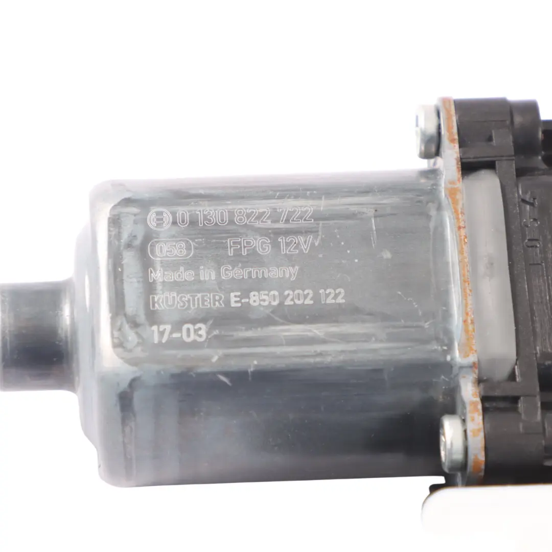Audi A4 B9 Couvercle de coffre hayon Servo Verrouillage Moteur - SKU 8W9863560 - Numéro de pièce 8W9863560