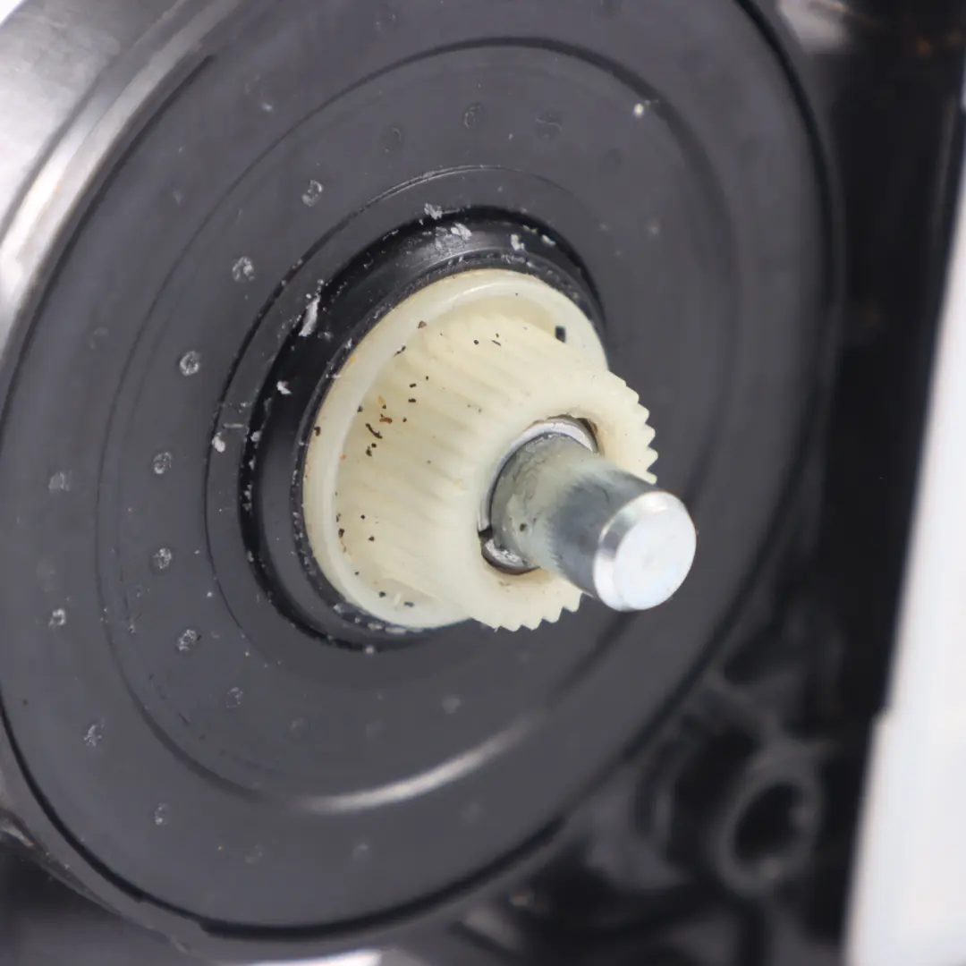 Audi A4 B9 Servomotor de cierre del portón trasero del maletero - SKU 8W9863560 - Número de pieza 8W9863560