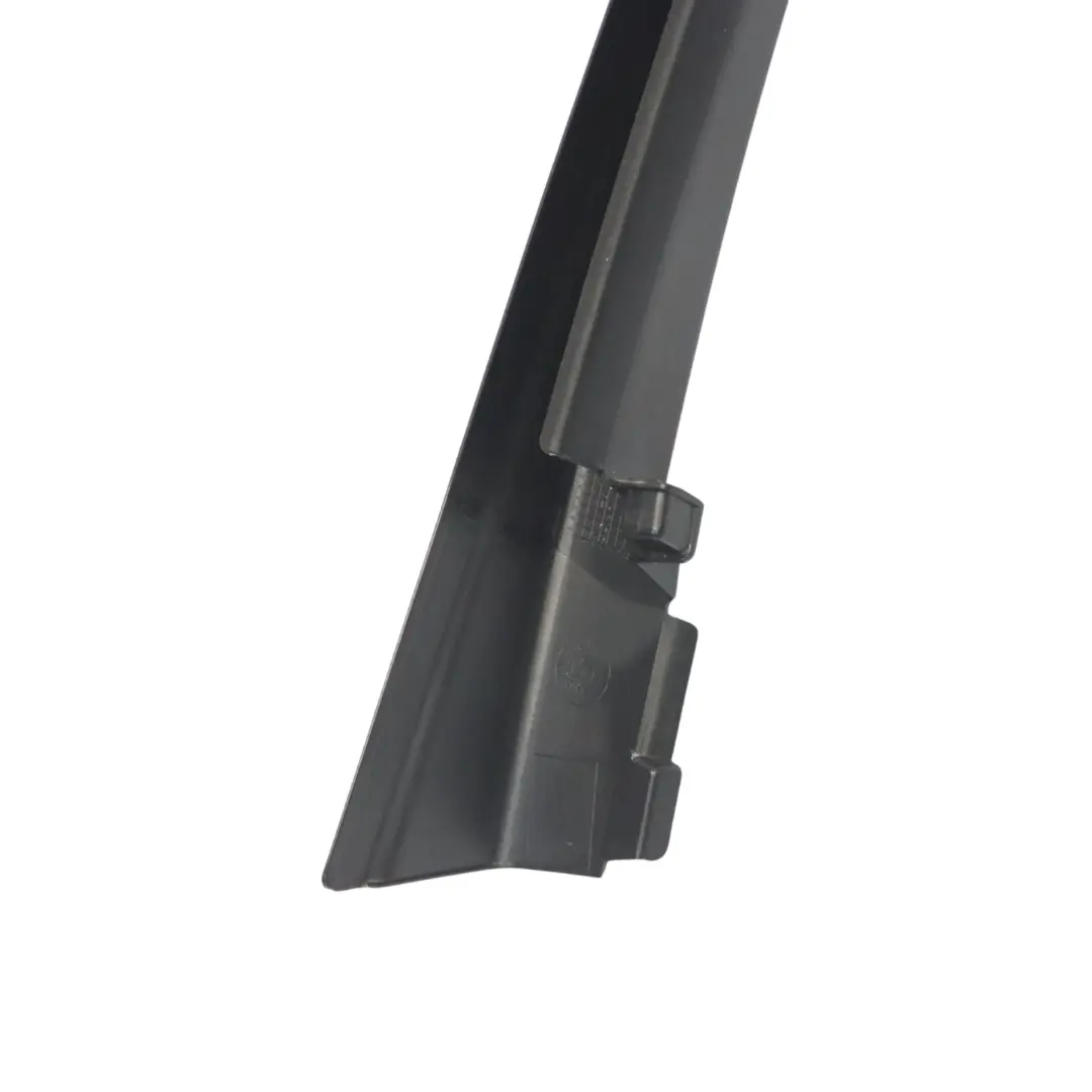 Moulure d'encadrement de vitre de porte arrière gauche pour Audi A4 B9 à propos du numéro de pièce 8W9867671 Audi A4 B9 Moulure d'encadrement de vitre de porte arrière gauche - SKU 8W9867671 - Numéro de pièce 8W9867671
