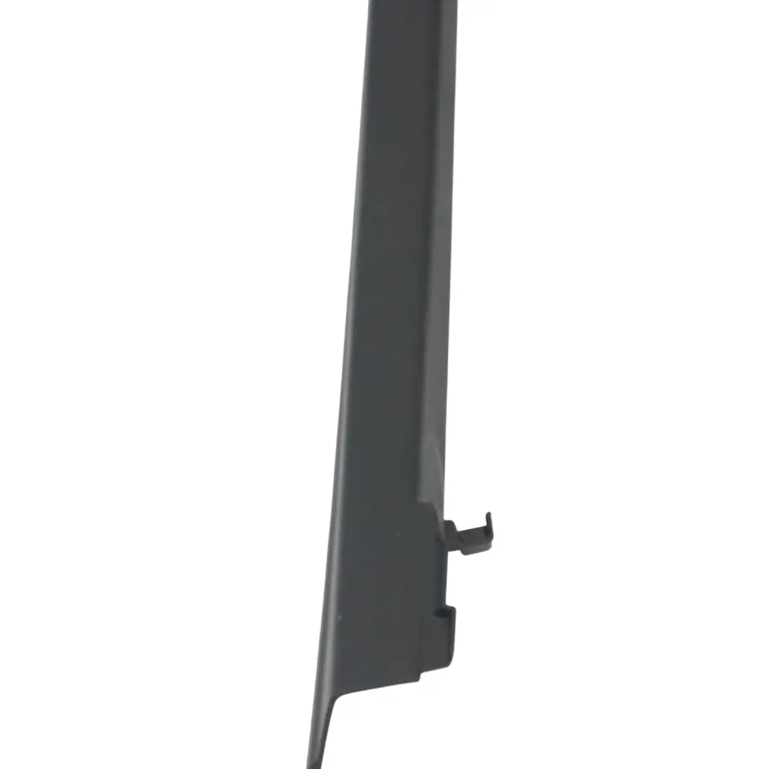 Audi A4 B9 Moulure d'encadrement de vitre de porte arrière droite - SKU 8W9867672 - Numéro de pièce 8W9867672