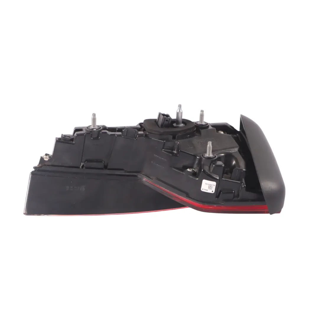 Audi A4 B9 Lampa Tylna W Klapę Lewy Tył Wewnętrzna - SKU 8W9945093B - Numer Części 8W9945093B