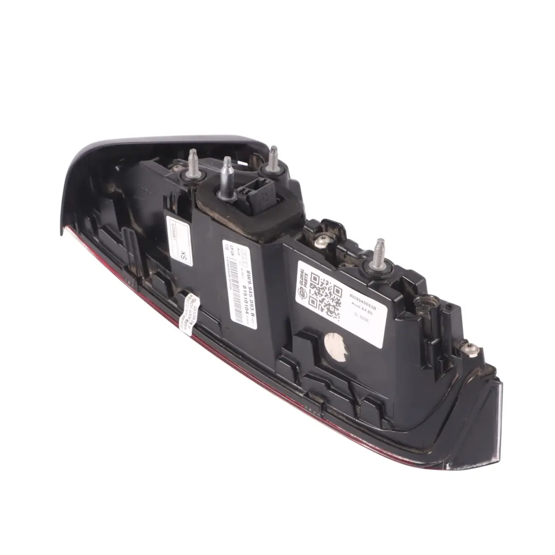 Fanale Posteriore Sinistro Luce Bagagliaio Portellone per Audi A4 B9 con numero di parte 8W9945093B Audi A4 B9 Fanale Posteriore Sinistro Luce Bagagliaio Portellone - SKU 8W9945093B - Numero di parte 8W9945093B