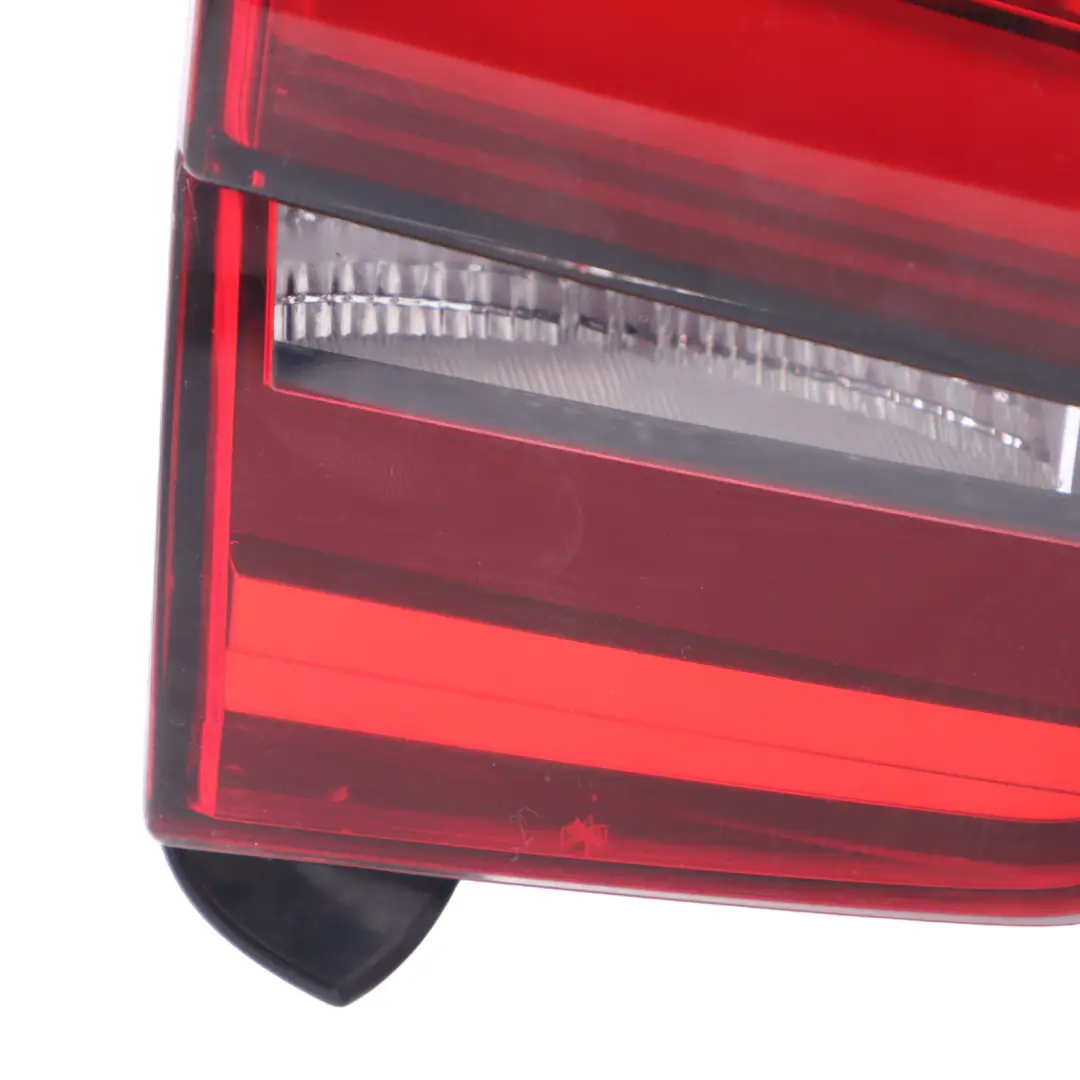 Audi A4 B9 Lampa Tylna W Klapę Lewy Tył Wewnętrzna - SKU 8W9945093B - Numer Części 8W9945093B