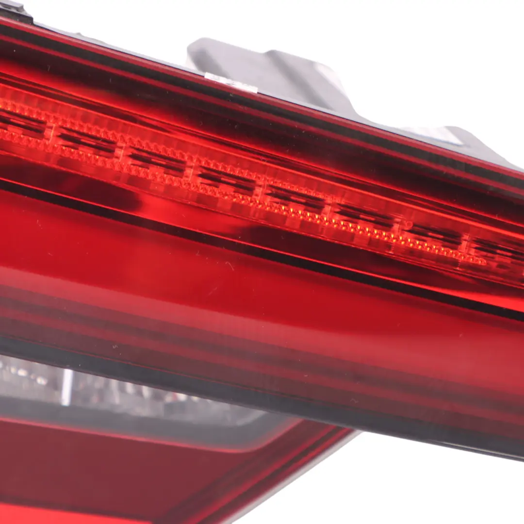 Luz Trasera Izquierda Tapa Maletero Tailgate para Audi A4 B9 con número de pieza 8W9945093B Audi A4 B9 Luz Trasera Izquierda Tapa Maletero Tailgate - SKU 8W9945093B - Número de pieza 8W9945093B