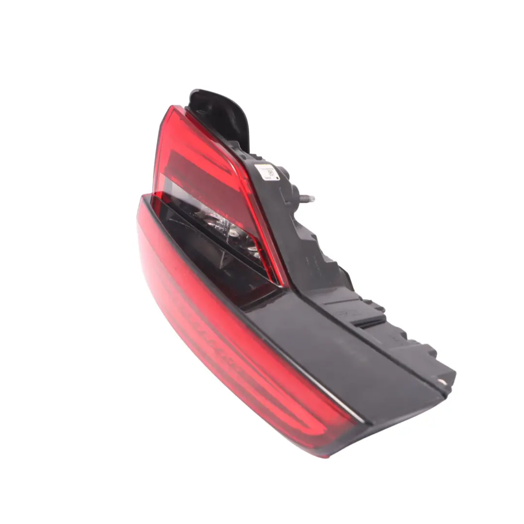 Luz Trasera Izquierda Tapa Maletero Tailgate para Audi A4 B9 con número de pieza 8W9945094B Audi A4 B9 Luz Trasera Izquierda Tapa Maletero Tailgate - SKU 8W9945094B - Número de pieza 8W9945094B