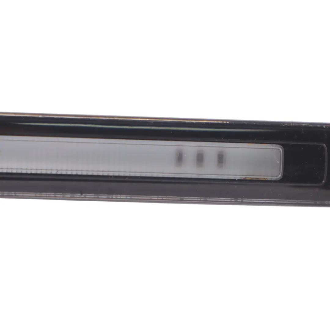 Fanale posteriore interno del bagagliaio sinistro destro per Audi A4 B9 con numero di parte 8W9947409 Audi A4 B9 Fanale posteriore interno del bagagliaio sinistro destro - SKU 8W9947409 - Numero di parte 8W9947409