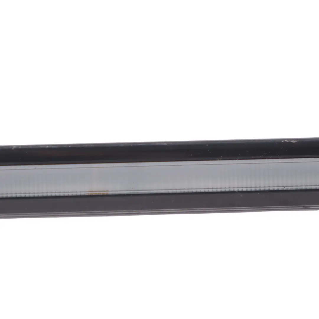 Fanale posteriore interno del bagagliaio sinistro destro per Audi A4 B9 con numero di parte 8W9947409 Audi A4 B9 Fanale posteriore interno del bagagliaio sinistro destro - SKU 8W9947409 - Numero di parte 8W9947409