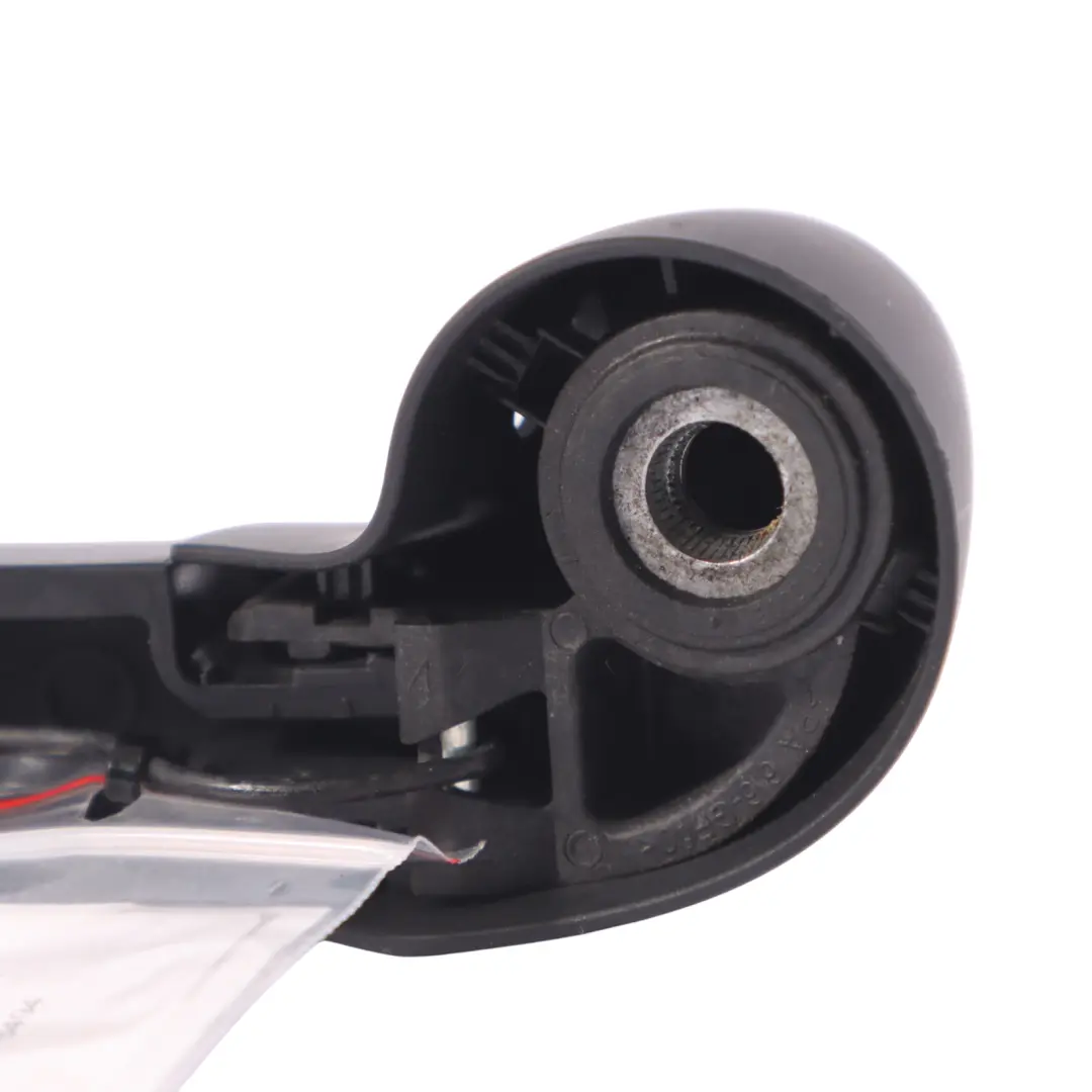 Braccio tergicristallo posteriore portellone tronco per Audi A4 B9 con numero di parte 8W9955407 Audi A4 B9 Braccio tergicristallo posteriore portellone tronco - SKU 8W9955407 - Numero di parte 8W9955407