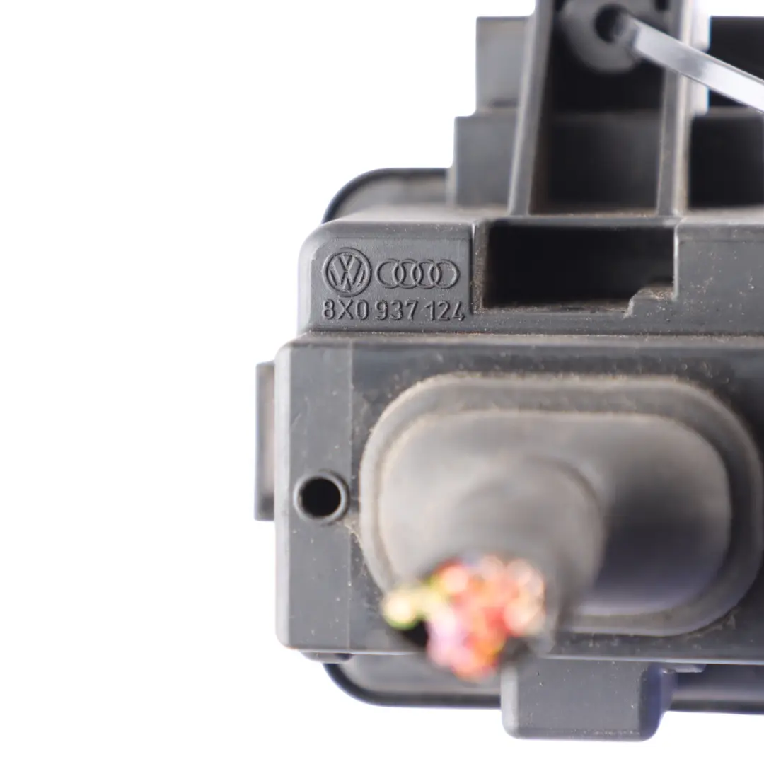 Fuse Relay Box Module Control Unit to Audi A1 8X with Part number 8X0937124 Audi A1 8X Fuse Relay Box Module Control Unit - SKU 8X0937124 - Part number 8X0937124