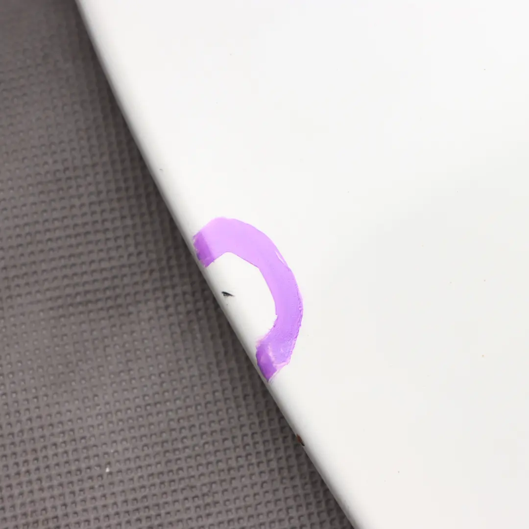 Bagagliaio Posteriore Spoiler Bianco Amalfi per Audi A1 8X con numero di parte 8X3827933E Audi A1 8X Bagagliaio Posteriore Spoiler Bianco Amalfi - SKU 8X3827933E-AWH - Numero di parte 8X3827933E