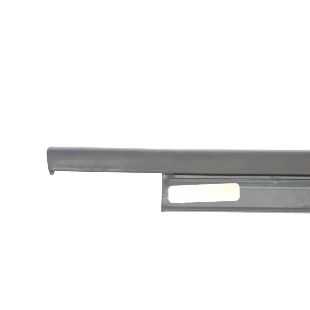 Bande habillage fenêtre Porte avant gauche Moulure étanchéité pour Audi A1 8X à propos du numéro de pièce 8X3837477 Audi A1 8X Bande habillage fenêtre Porte avant gauche Moulure étanchéité - SKU 8X3837477 - Numéro de pièce 8X3837477