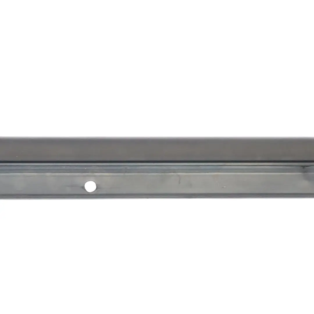 Bande habillage fenêtre Porte avant gauche Moulure étanchéité pour Audi A1 8X à propos du numéro de pièce 8X3837477 Audi A1 8X Bande habillage fenêtre Porte avant gauche Moulure étanchéité - SKU 8X3837477 - Numéro de pièce 8X3837477